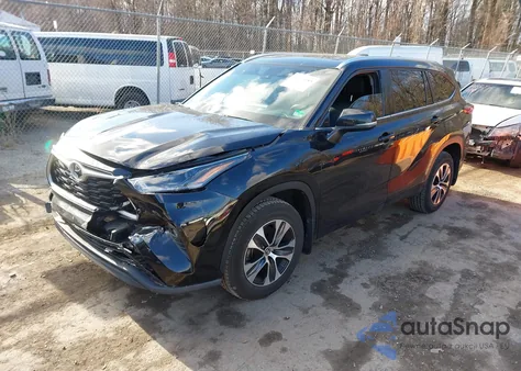 2021 Toyota Highlander Xle z USA, uszkodzony, nr VIN 5TDHZRBH5MS066448